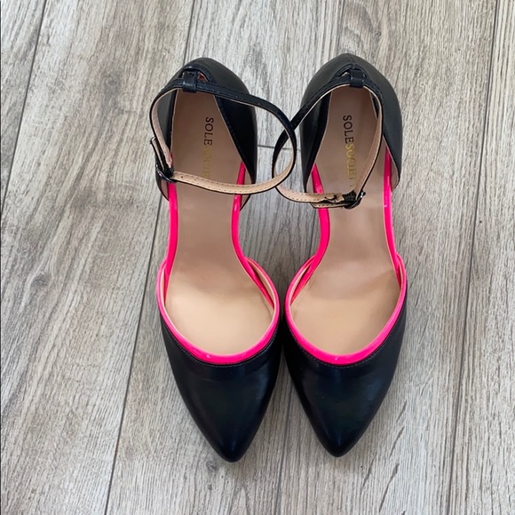 Sole Society black heels with hot pink detail - Picture 4 of 7